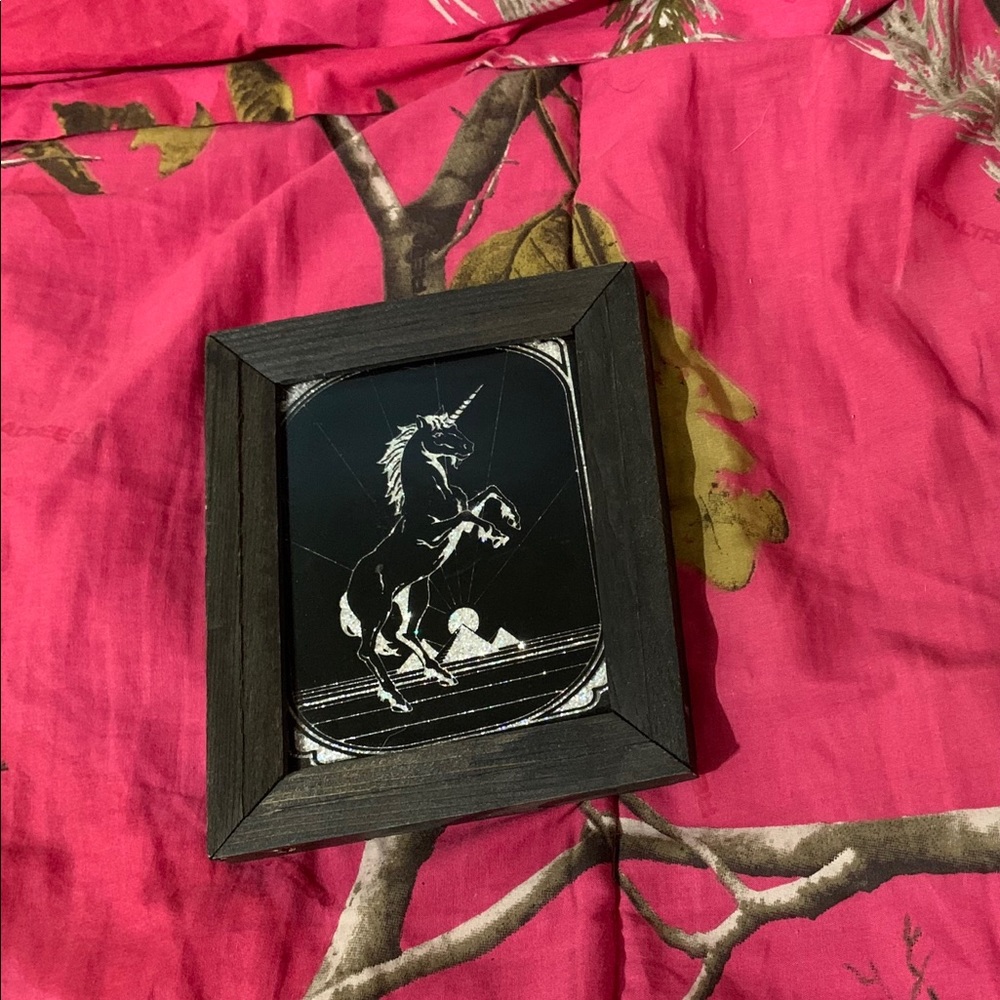 Black and Silver Glitter Unicorn 🦄 Picture